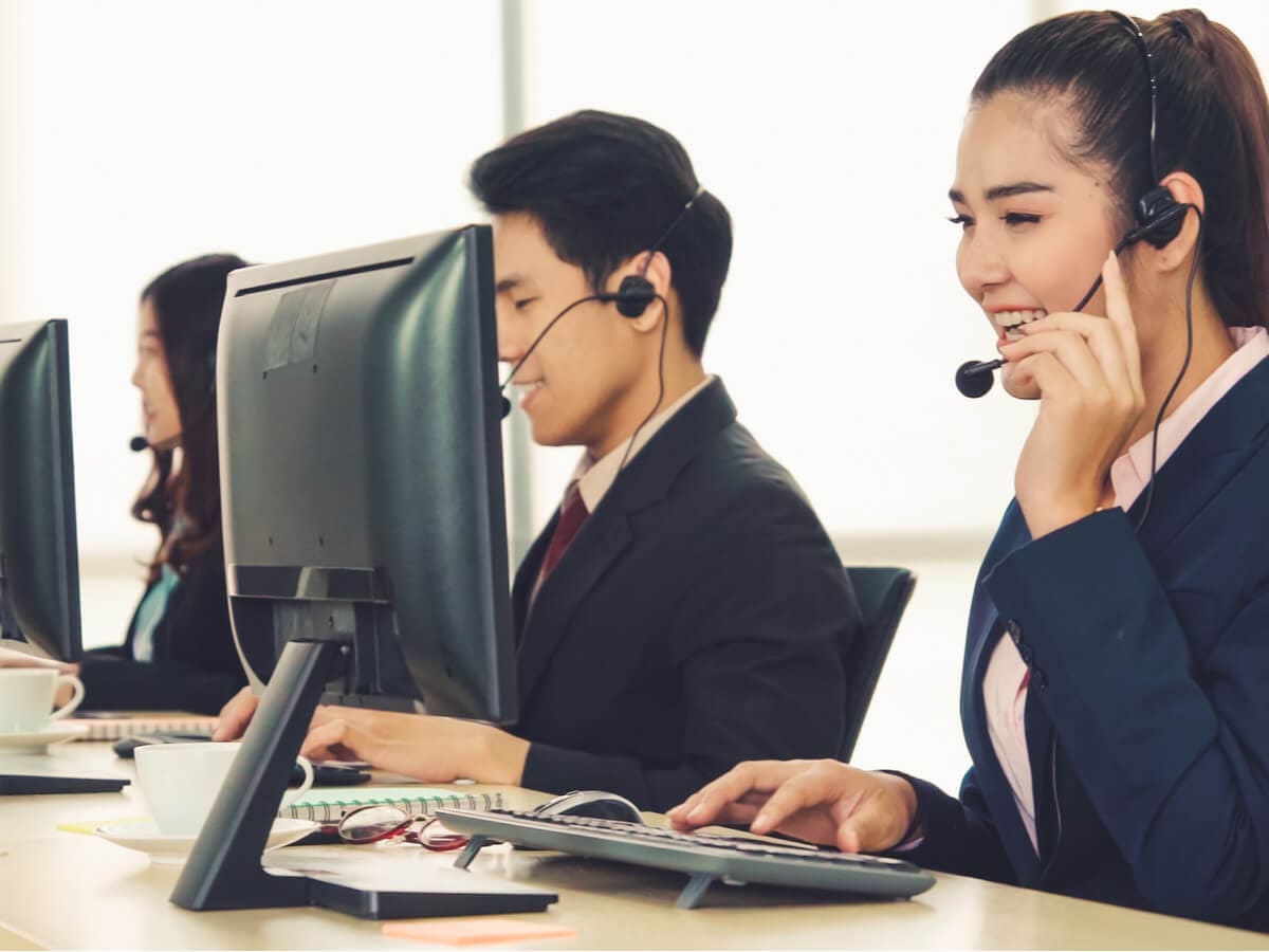 Phục vụ khách hàng là gì và tại sao doanh nghiệp phải ưu tiên