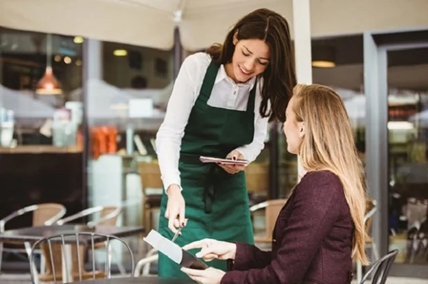 kỹ năng phục vụ bán hàng chuyên nghiệp mà mọi nhân viên cần thành thạo